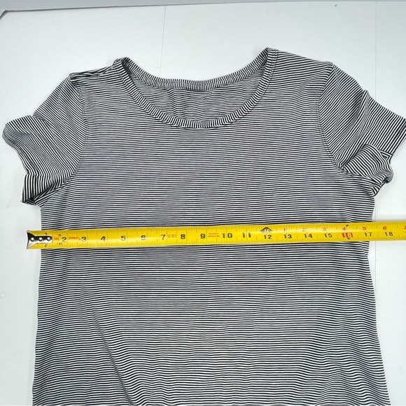 LULULEMON Womens Short Sleeve Shirt Black White Stripe Ck. Measurements for Size - Picture 4 of 5